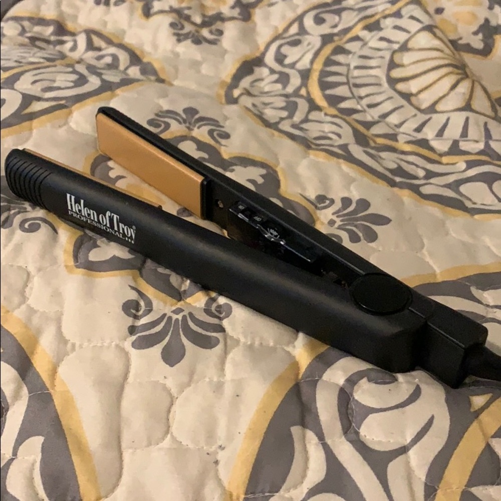 Helen of Troy Professional Ceramic Flat Iron